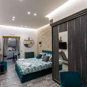 suite-na-poesia-di-santa-chiara.hotels-amalfi.com/