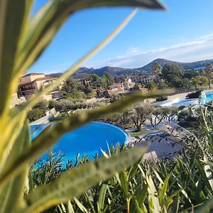 superbe-studio-4-5-pers-dans-rsidence-saint-raphael-var.fr-provencehotel.com/