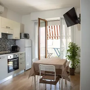 casa-primavera-ventimiglia.hotelitalianriviera.com/
